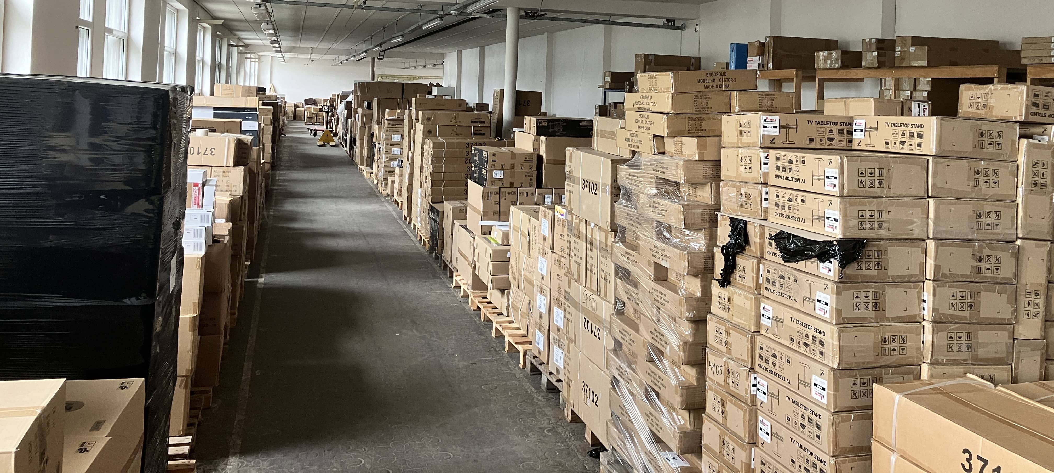 Skladovací prostory se zásobami zboží Fiber Mounts