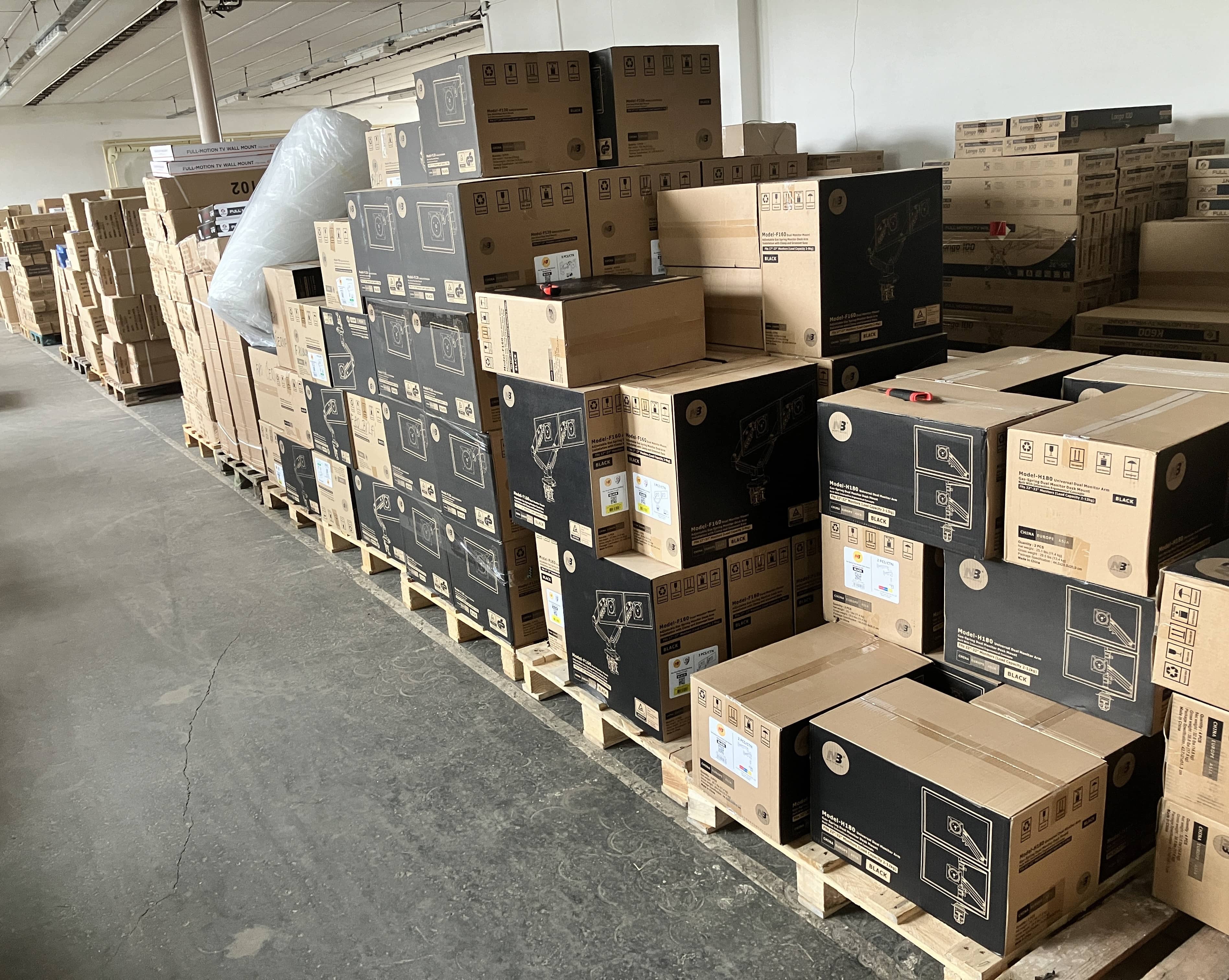 Skladovací prostory Fiber Mounts - zboží na skladě
