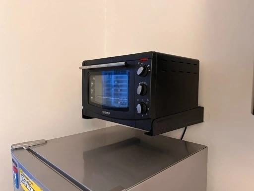 Nástěnný držák / úchyt mikrovlnky M8C07 - ukázka instalace
