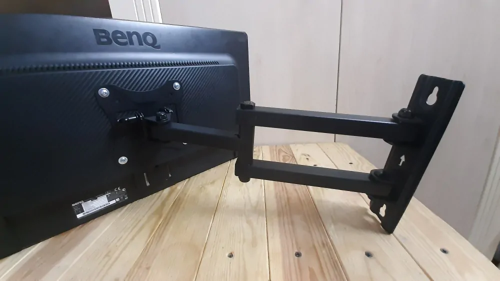 Uchycení monitoru na nástěnný držák Fiber Mounts FM233 