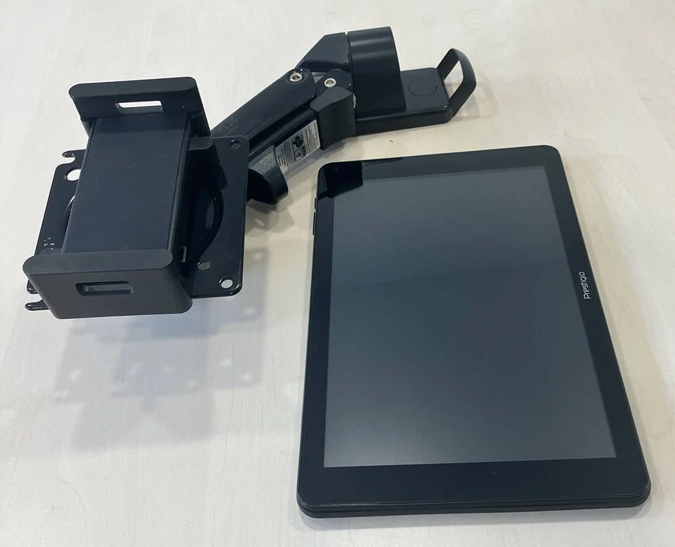 Držák na tablet iPad na zeď Fiber Mounts 991F120